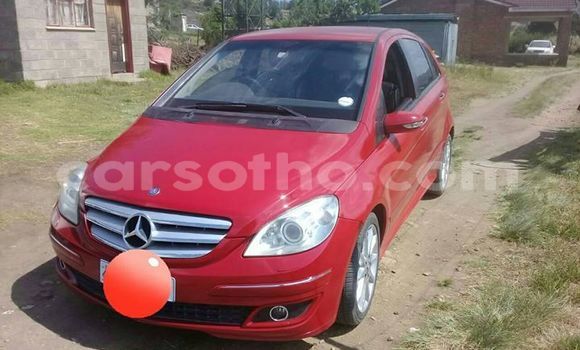 Acheter Occasion Voiture Mercedes-Benz B-klasse Rouge à Maseru, Maseru Acheter Occasion Voiture Mercedes-Benz B-klasse Rouge à Maseru, Maseru