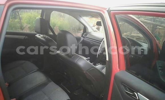 Acheter Occasion Voiture Mercedes-Benz B-klasse Rouge à Maseru, Maseru Acheter Occasion Voiture Mercedes-Benz B-klasse Rouge à Maseru, Maseru