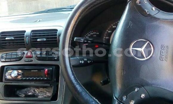 Acheter Occasion Voiture Mercedes-Benz E–Class Blanc à Maseru, Maseru Acheter Occasion Voiture Mercedes-Benz E–Class Blanc à Maseru, Maseru