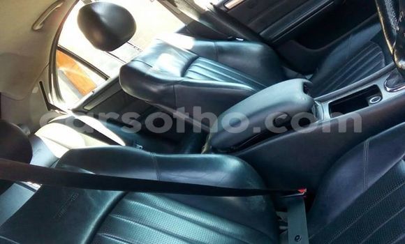 Acheter Occasion Voiture Mercedes-Benz E–Class Blanc à Maseru, Maseru Acheter Occasion Voiture Mercedes-Benz E–Class Blanc à Maseru, Maseru