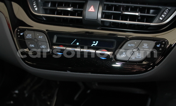 Acheter Occasion Voiture Toyota C-HR Rouge à Maputsoe, Leribe Acheter Occasion Voiture Toyota C-HR Rouge à Maputsoe, Leribe