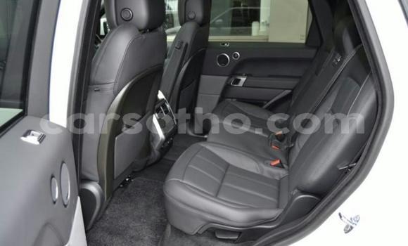 Sayi Na hannu Land Rover Range Rover Sport White Mota in Maseru a Maseru Sayi Na hannu Land Rover Range Rover Sport White Mota in Maseru a Maseru
