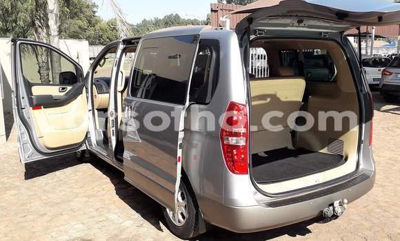 Sayi Na hannu Hyundai H1 Silver Mota in Mafeteng a Mafeteng Sayi Na hannu Hyundai H1 Silver Mota in Mafeteng a Mafeteng