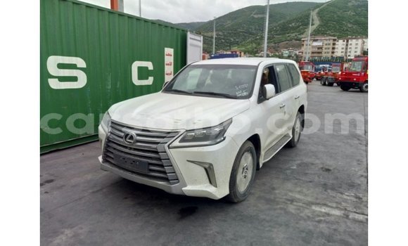 Sayi Imported Lexus LX White Mota in Import - Dubai a Maseru Sayi Imported Lexus LX White Mota in Import - Dubai a Maseru