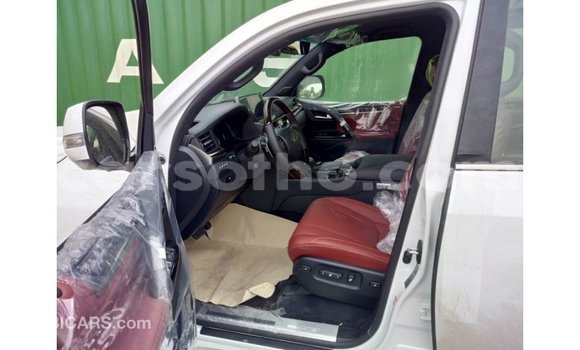 Sayi Imported Lexus LX White Mota in Import - Dubai a Maseru Sayi Imported Lexus LX White Mota in Import - Dubai a Maseru