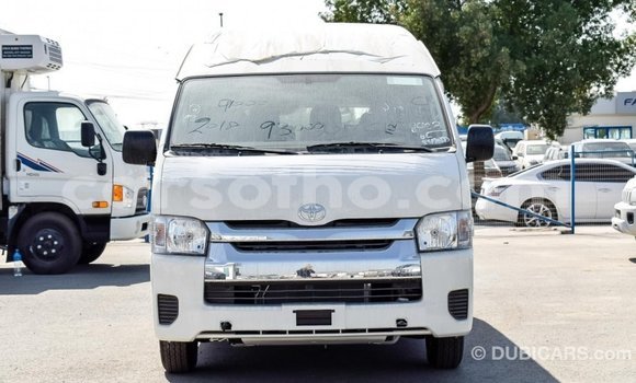 Sayi Imported Toyota Hiace White Mota in Import - Dubai a Maseru Sayi Imported Toyota Hiace White Mota in Import - Dubai a Maseru