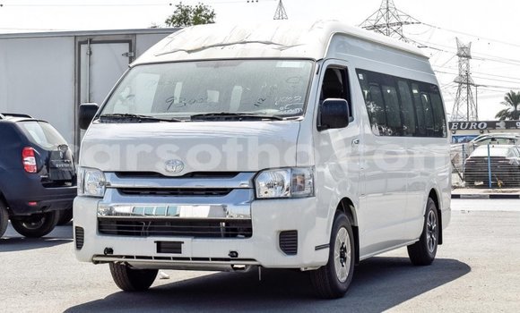 Sayi Imported Toyota Hiace White Mota in Import - Dubai a Maseru Sayi Imported Toyota Hiace White Mota in Import - Dubai a Maseru