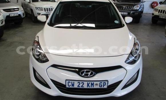 Sayi Na hannu Hyundai i30 White Mota in Maseru a Maseru Sayi Na hannu Hyundai i30 White Mota in Maseru a Maseru