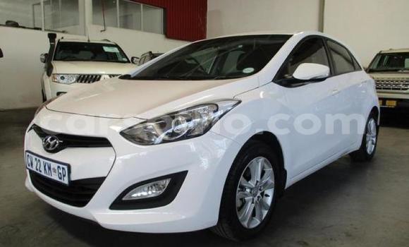 Sayi Na hannu Hyundai i30 White Mota in Maseru a Maseru Sayi Na hannu Hyundai i30 White Mota in Maseru a Maseru