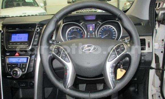 Sayi Na hannu Hyundai i30 White Mota in Maseru a Maseru Sayi Na hannu Hyundai i30 White Mota in Maseru a Maseru