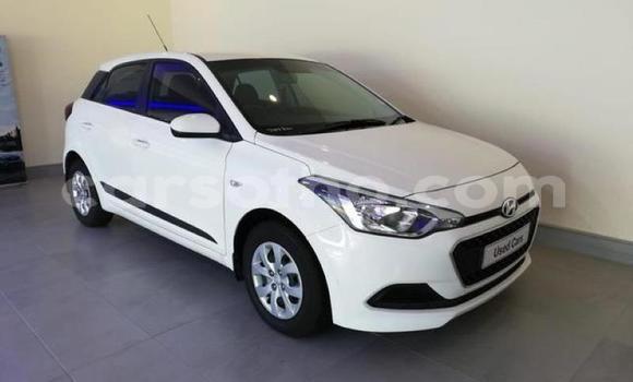 Acheter Occasion Voiture Hyundai i20 Blanc à Hlotse, Leribe Acheter Occasion Voiture Hyundai i20 Blanc à Hlotse, Leribe
