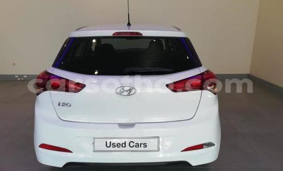 Acheter Occasion Voiture Hyundai i20 Blanc à Hlotse, Leribe Acheter Occasion Voiture Hyundai i20 Blanc à Hlotse, Leribe