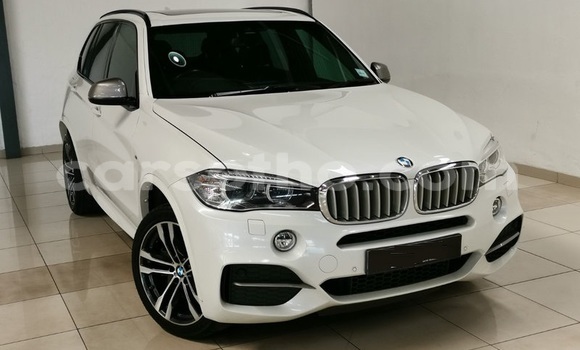 اشتري مستعمل Toyota Hilux White سيارة في Maseru في Maseru اشتري مستعمل Toyota Hilux White سيارة في Maseru في Maseru