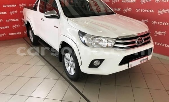 Acheter Occasion Voiture Toyota Hilux Blanc à Hlotse, Leribe Acheter Occasion Voiture Toyota Hilux Blanc à Hlotse, Leribe