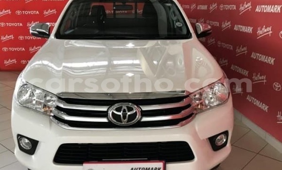 Acheter Occasion Voiture Toyota Hilux Blanc à Hlotse, Leribe Acheter Occasion Voiture Toyota Hilux Blanc à Hlotse, Leribe
