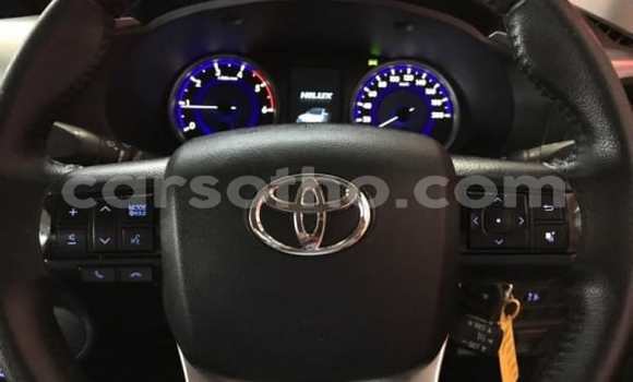 Acheter Occasion Voiture Toyota Hilux Blanc à Hlotse, Leribe Acheter Occasion Voiture Toyota Hilux Blanc à Hlotse, Leribe