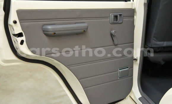 Acheter Occasion Voiture Toyota Land Cruiser Blanc à Maseru, Maseru Acheter Occasion Voiture Toyota Land Cruiser Blanc à Maseru, Maseru