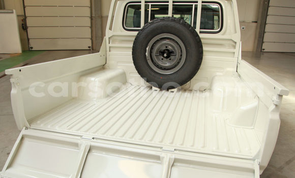 Acheter Occasion Voiture Toyota Land Cruiser Blanc à Maseru, Maseru Acheter Occasion Voiture Toyota Land Cruiser Blanc à Maseru, Maseru