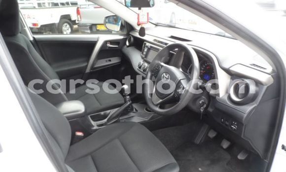 Sayi Na hannu Toyota RAV4 White Mota in Maputsoa a Leribe Sayi Na hannu Toyota RAV4 White Mota in Maputsoa a Leribe