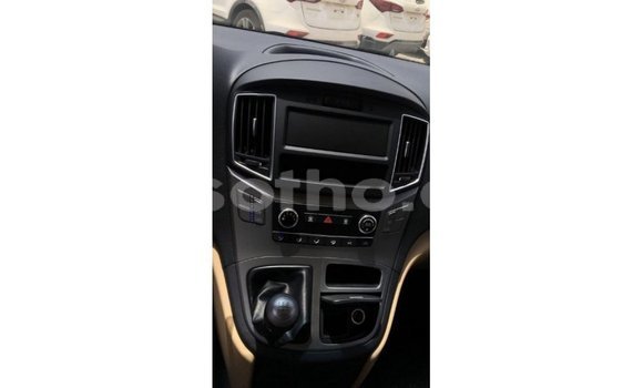 Sayi Imported Hyundai Accent White Mota in Import - Dubai a Maseru Sayi Imported Hyundai Accent White Mota in Import - Dubai a Maseru