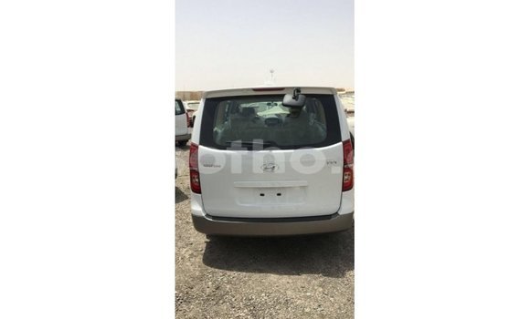 Sayi Imported Hyundai Accent White Mota in Import - Dubai a Maseru Sayi Imported Hyundai Accent White Mota in Import - Dubai a Maseru