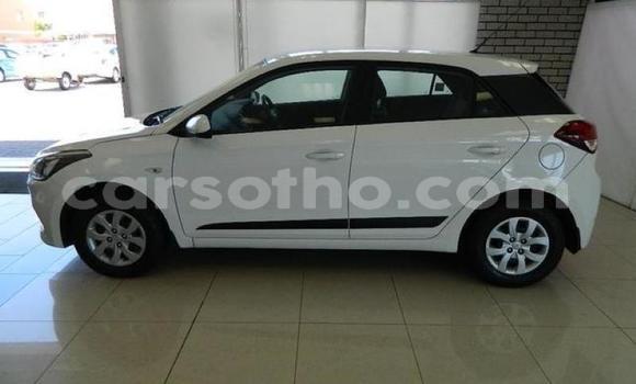 Sayi Na hannu Hyundai i20 White Mota in Hlotse a Leribe Sayi Na hannu Hyundai i20 White Mota in Hlotse a Leribe