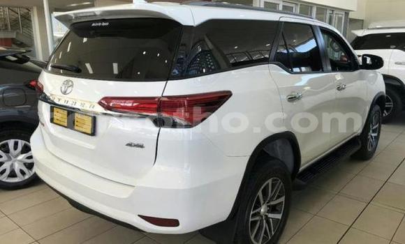Buy Used Toyota Fortuner White Car in Maseru in Maseru Buy Used Toyota Fortuner White Car in Maseru in Maseru