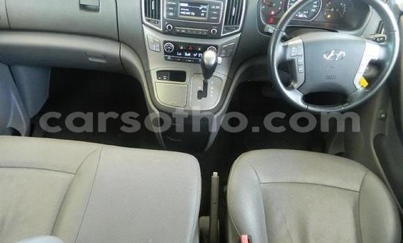 Acheter Occasion Voiture Hyundai H1 Blanc à Maseru, Maseru Acheter Occasion Voiture Hyundai H1 Blanc à Maseru, Maseru