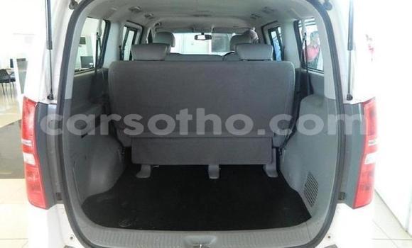 Acheter Occasion Voiture Hyundai H1 Blanc à Maseru, Maseru Acheter Occasion Voiture Hyundai H1 Blanc à Maseru, Maseru