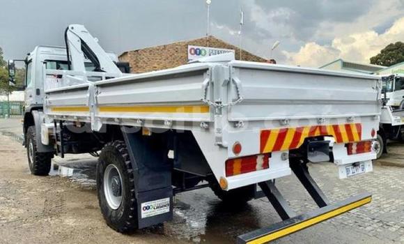 Sayi Na hannu Mercedes‒Benz Atego White Babbar mota in Maseru a Maseru Sayi Na hannu Mercedes‒Benz Atego White Babbar mota in Maseru a Maseru