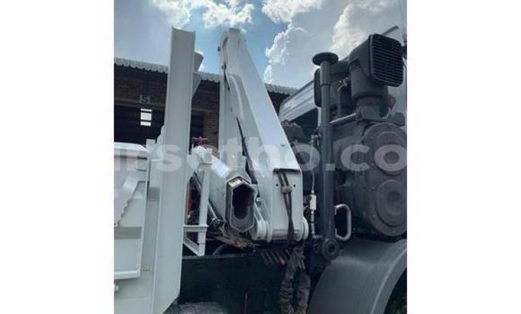 Sayi Na hannu Mercedes‒Benz Atego White Babbar mota in Maseru a Maseru Sayi Na hannu Mercedes‒Benz Atego White Babbar mota in Maseru a Maseru