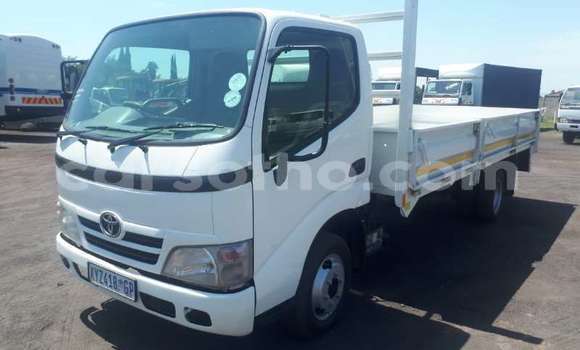 Sayi Na hannu Toyota Dyna White Mota in Maseru a Maseru Sayi Na hannu Toyota Dyna White Mota in Maseru a Maseru