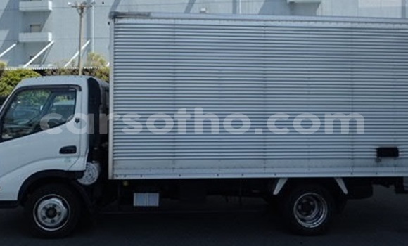 Sayi Na hannu Toyota Dyna White Mota in Maseru a Maseru Sayi Na hannu Toyota Dyna White Mota in Maseru a Maseru