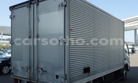 Sayi Na hannu Toyota Dyna White Mota in Maseru a Maseru Sayi Na hannu Toyota Dyna White Mota in Maseru a Maseru