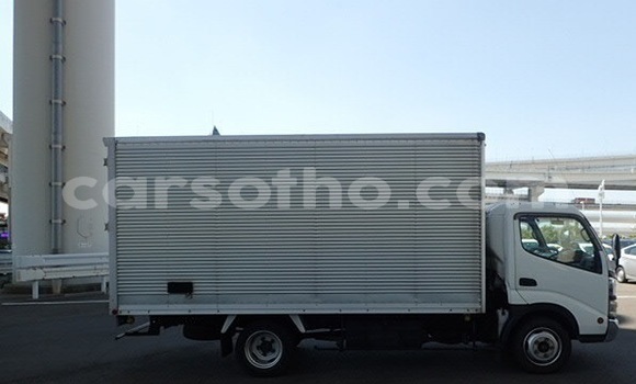 Sayi Na hannu Toyota Dyna White Mota in Maseru a Maseru Sayi Na hannu Toyota Dyna White Mota in Maseru a Maseru