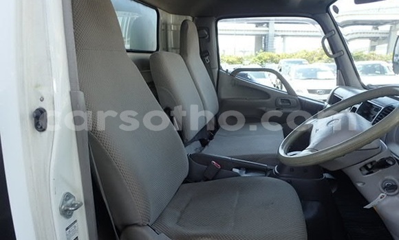 Sayi Na hannu Toyota Dyna White Mota in Maseru a Maseru Sayi Na hannu Toyota Dyna White Mota in Maseru a Maseru