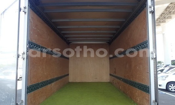 Sayi Na hannu Toyota Dyna White Mota in Maseru a Maseru Sayi Na hannu Toyota Dyna White Mota in Maseru a Maseru