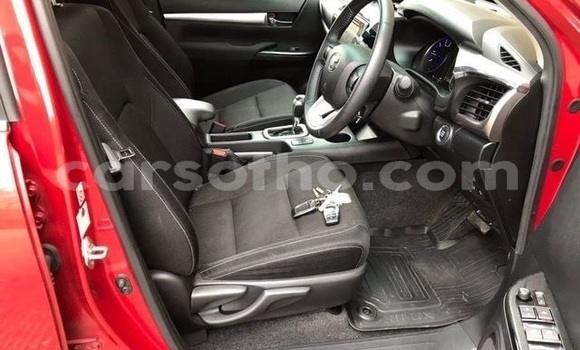 Sayi Na hannu Toyota Hilux Red Mota in Maseru a Maseru Sayi Na hannu Toyota Hilux Red Mota in Maseru a Maseru