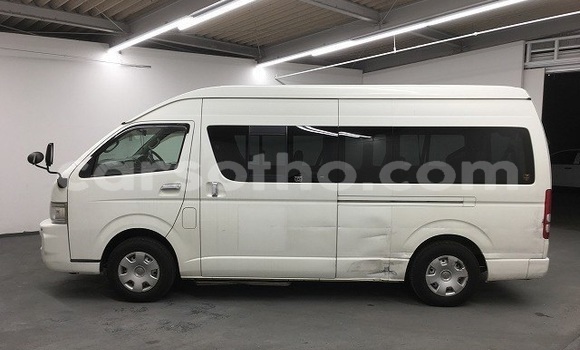 Sayi Na hannu Toyota Hiace White Mota in Maseru a Maseru Sayi Na hannu Toyota Hiace White Mota in Maseru a Maseru