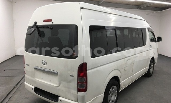 Sayi Na hannu Toyota Hiace White Mota in Maseru a Maseru Sayi Na hannu Toyota Hiace White Mota in Maseru a Maseru