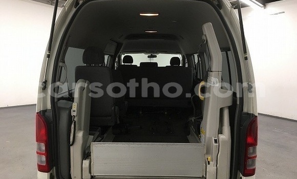 Sayi Na hannu Toyota Hiace White Mota in Maseru a Maseru Sayi Na hannu Toyota Hiace White Mota in Maseru a Maseru