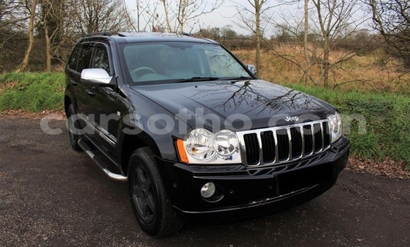 Sayi Na hannu Jeep Grand Cherokee Black Mota in Maseru a Maseru Sayi Na hannu Jeep Grand Cherokee Black Mota in Maseru a Maseru