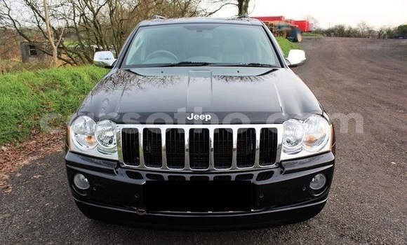 Sayi Na hannu Jeep Grand Cherokee Black Mota in Maseru a Maseru Sayi Na hannu Jeep Grand Cherokee Black Mota in Maseru a Maseru