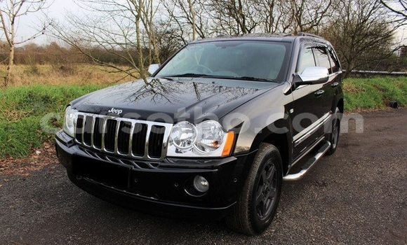 Sayi Na hannu Jeep Grand Cherokee Black Mota in Maseru a Maseru Sayi Na hannu Jeep Grand Cherokee Black Mota in Maseru a Maseru