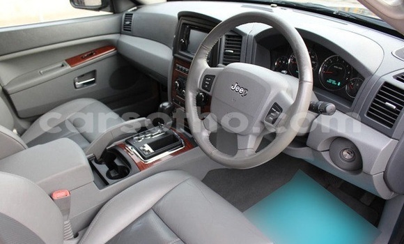 Sayi Na hannu Jeep Grand Cherokee Black Mota in Maseru a Maseru Sayi Na hannu Jeep Grand Cherokee Black Mota in Maseru a Maseru