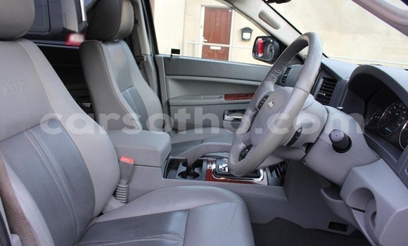 Sayi Na hannu Jeep Grand Cherokee Black Mota in Maseru a Maseru Sayi Na hannu Jeep Grand Cherokee Black Mota in Maseru a Maseru