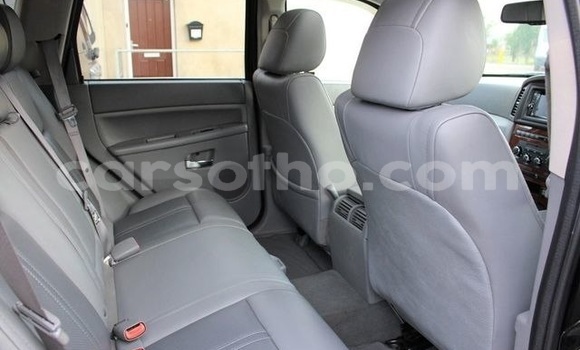 Sayi Na hannu Jeep Grand Cherokee Black Mota in Maseru a Maseru Sayi Na hannu Jeep Grand Cherokee Black Mota in Maseru a Maseru