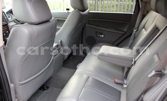 Sayi Na hannu Jeep Grand Cherokee Black Mota in Maseru a Maseru Sayi Na hannu Jeep Grand Cherokee Black Mota in Maseru a Maseru