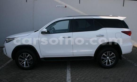 اشتري مستعمل Toyota Fortuner White سيارة في Maputsoe في Leribe اشتري مستعمل Toyota Fortuner White سيارة في Maputsoe في Leribe