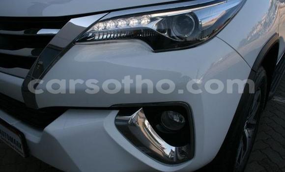 اشتري مستعمل Toyota Fortuner White سيارة في Maputsoe في Leribe اشتري مستعمل Toyota Fortuner White سيارة في Maputsoe في Leribe
